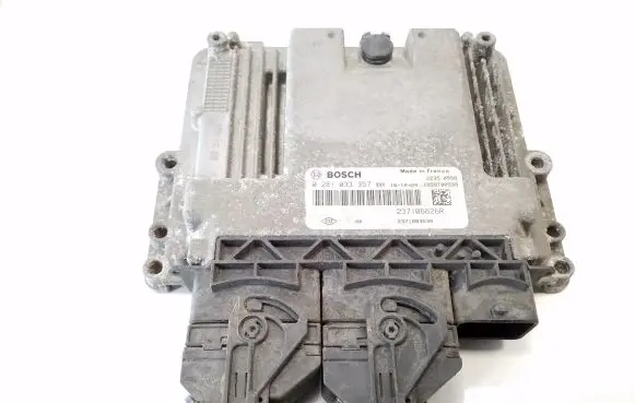 Renault Trafic III (X82) Engine control unit/module 237106626R 0281033357