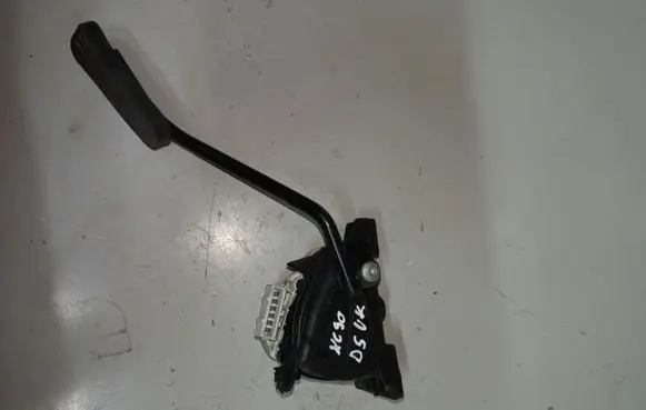 Volvo XC90 Acceleration sensor 8634699