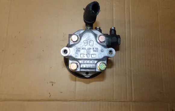 Volkswagen Golf IV Power steering pump