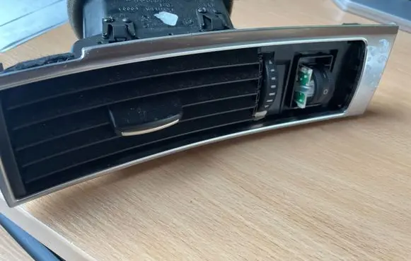 Audi A6 S6 C6 4F Dashboard side air vent grill/cover trim 4F1820901D