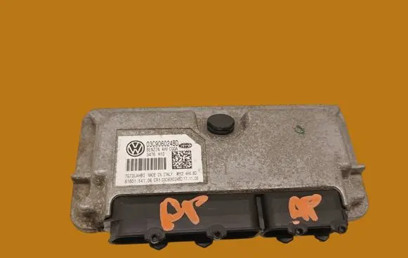 Volkswagen Golf VI Engine control unit/module 03C906024BD