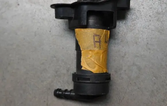 Audi A4 S4 B6 8E 8H Headlight washer spray nozzle 8E0955102D