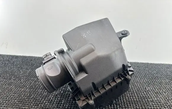 Jaguar XE Air filter box GX739600DB