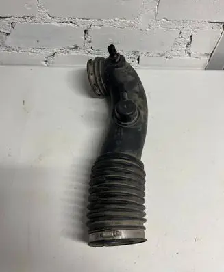 Dodge PickUp RAM SRT-10 Air intake duct part 68449572AA P68449572AA