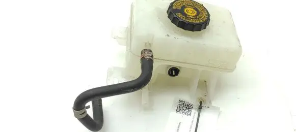 Lexus RX 450H Brake fluid reservoir 241040