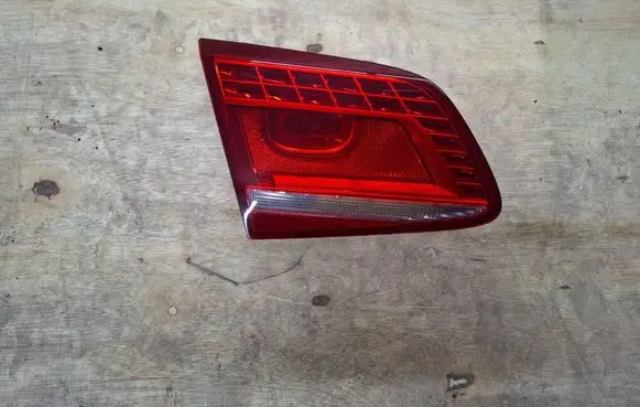 Volkswagen PASSAT B7 Tailgate rear/tail lights 179551L