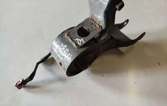 Nissan Murano Z50 Engine mount bracket 113218J100