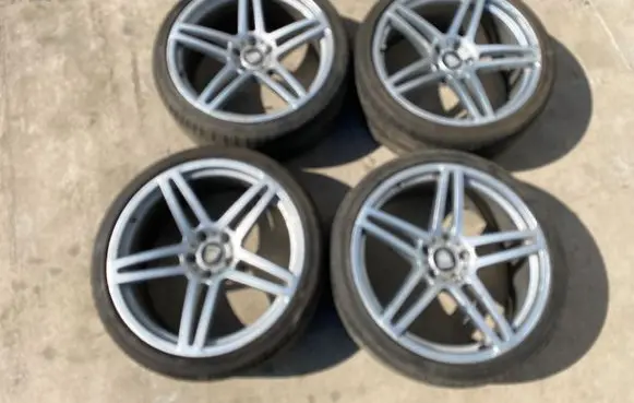 Audi Q7 4L R22 alloy rim