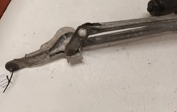 Subaru Legacy Front wiper linkage and motor