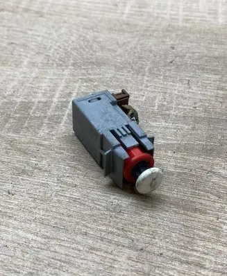 Opel Zafira A Brake pedal sensor switch 09185907