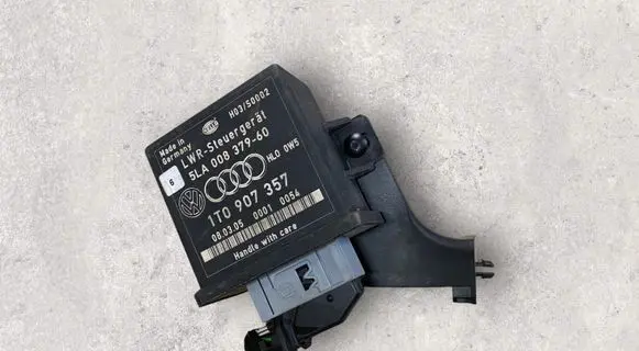 Volkswagen Touran I Light module LCM 1T0907357 00010054 5LA00837960