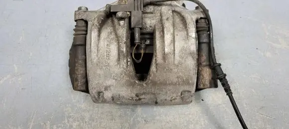 Mercedes-Benz E W211 Front brake caliper