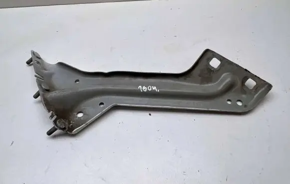 Fender mounting bracket