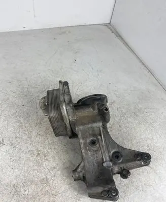 Skoda Yeti (5L) Oil filter mounting bracket 03F903143H 03F117021A