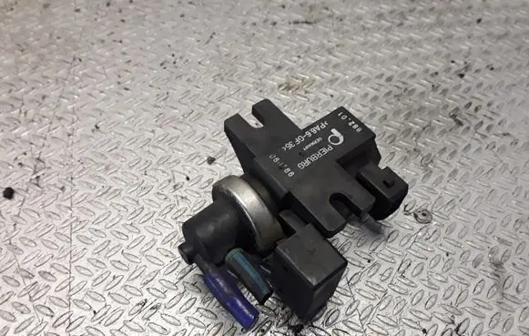 BMW 5 E39 Turbo solenoid valve 72279600 2247906
