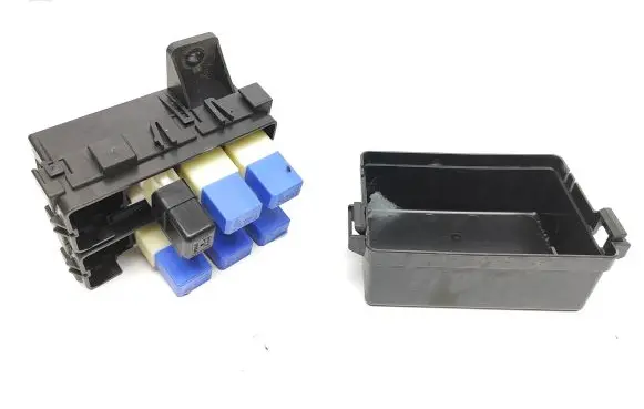 Nissan Navara D23 Fuse module 243821LA1D