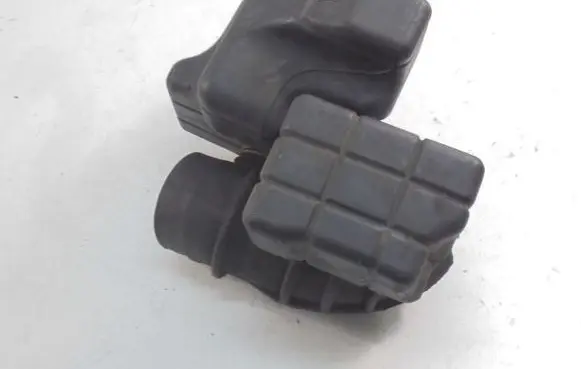 Mitsubishi Sigma Intake resonator MD183536