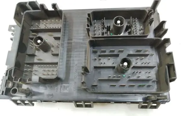 Opel Mokka Fuse module 22753454 C11000139