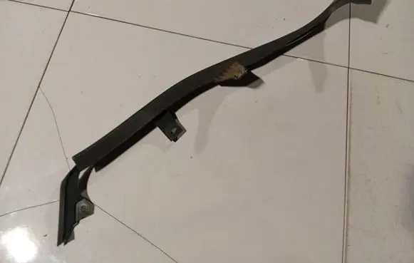 Volkswagen Golf V Other interior part 1K4867765