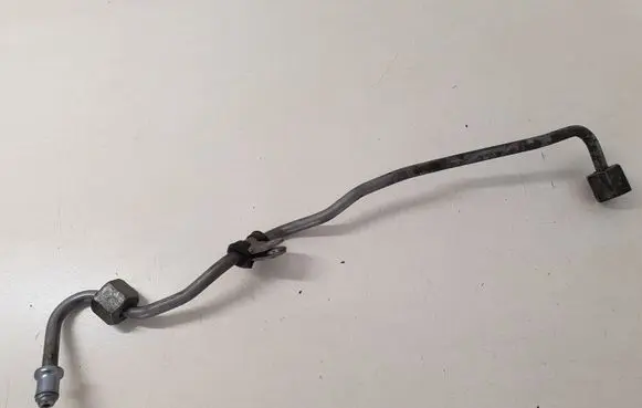 Mercedes-Benz S W222 Fuel injector supply line/pipe 