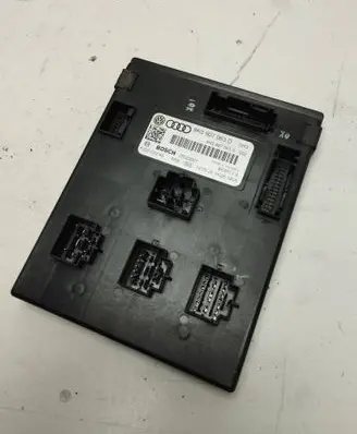 Audi A5 8T 8F Comfort/convenience module 8K0907063D 05022001 F005V00749