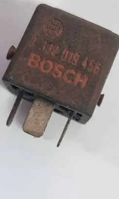 Volkswagen Jetta I Other relay 0332019456
