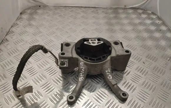 BMW 7 G11 G12 Gearbox mount 6862577 6861567
