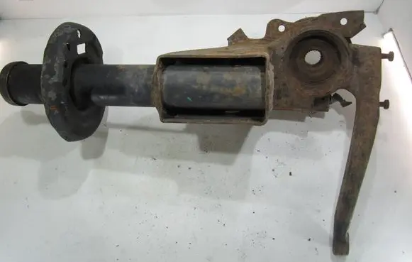 Rear wheel hub spindle/knuckle
