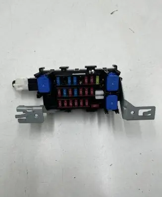 Nissan Leaf II (ZE1) Fuse module