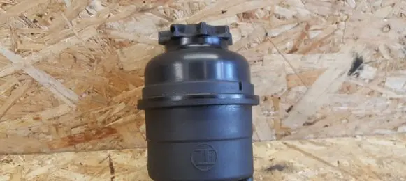 Power steering fluid tank/reservoir