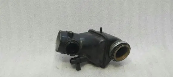 Mercedes-Benz GLA W156 Air intake hose/pipe A6510900609