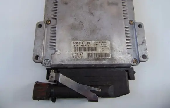 Peugeot 406 Engine control unit/module 9642350380 0281010623
