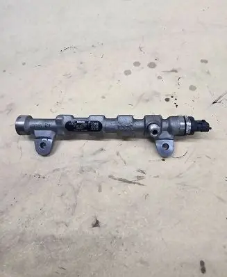 Opel Insignia A Fuel main line pipe 55576177 435965L2 0445214221