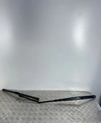 Toyota Prius (XW30) Front wiper blade arm 105339900A