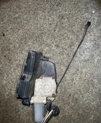 BMW 7 E65 E66 Rear door soft close latching motor 8240569