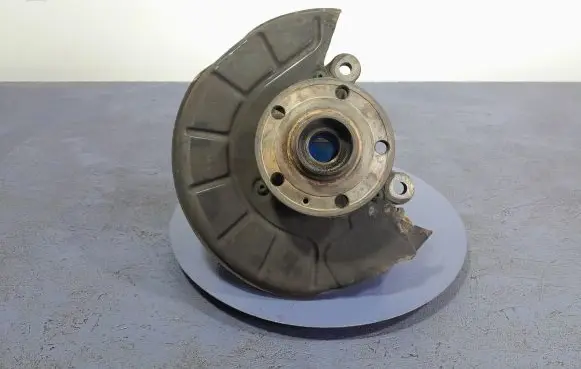 Front wheel hub spindle knuckle
