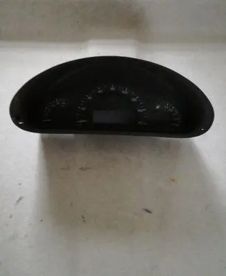 Mercedes-Benz C W203 Speedometer (instrument cluster) 88311323