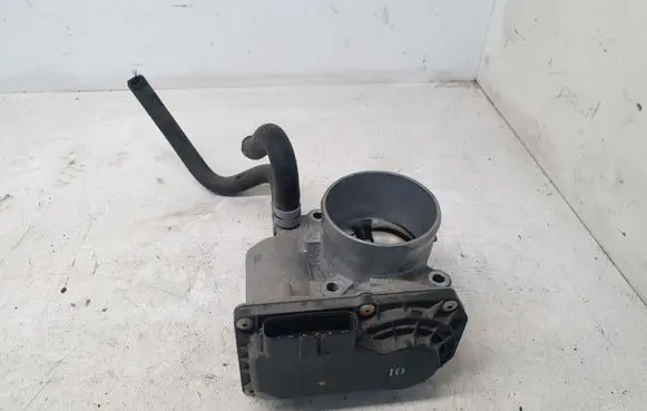 Toyota Auris E180 Throttle valve 220300T110