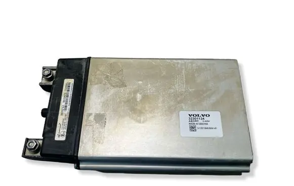 Volvo XC40 Hybrid / electric car battery 32301134