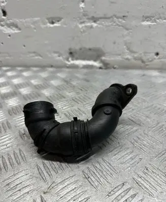 Mercedes-Benz Vito Viano W447 Engine coolant pipe/hose 147134852R
