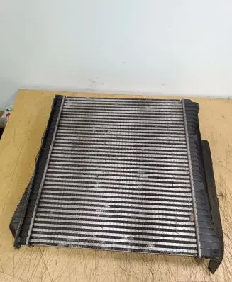 Land Rover Discovery 4 - LR4 Intercooler radiator AH329L440AB AH329L440
