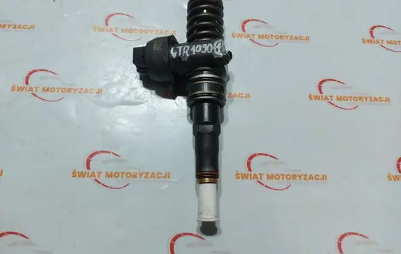 Volkswagen Golf VI Fuel injector 038130073AG