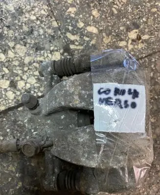 Toyota Corolla Verso E121 Front brake caliper