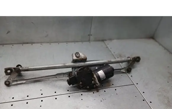 Front wiper linkage