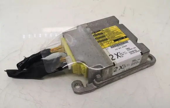 Toyota Avensis T250 Airbag control unit/module 8917005220 215955102