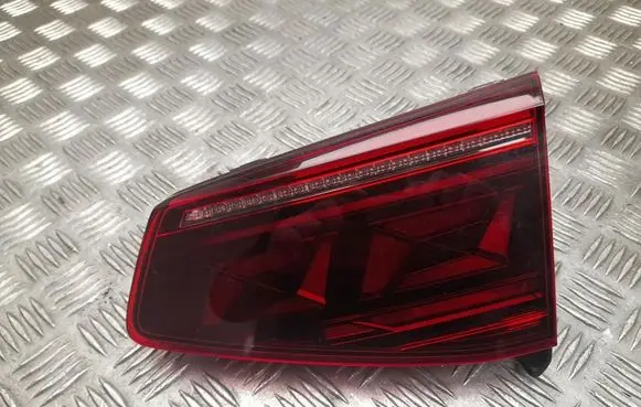 Volkswagen PASSAT B8 Rear/tail lights 3G9945308N