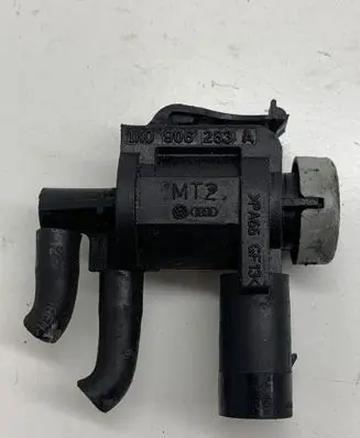 Volkswagen Golf V Turbo solenoid valve 1K0906283A