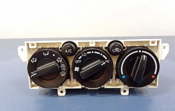 Toyota Avensis Verso Climate control unit 55900-05081