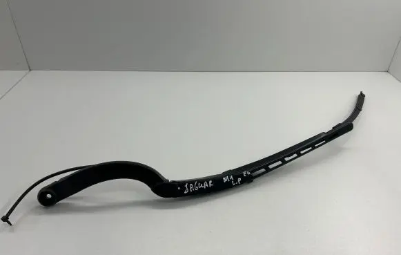 Front wiper blade arm