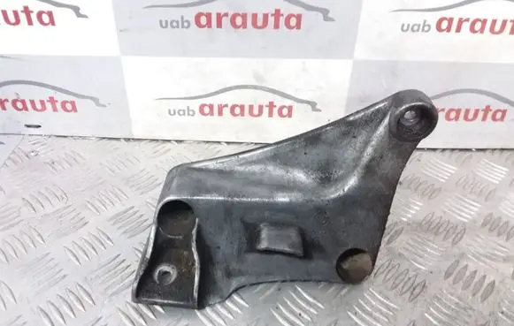 BMW 5 E39 Engine mounting bracket 6750441
